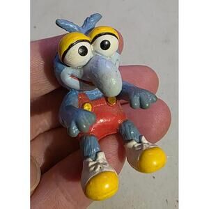 Vtg 1986 Gonzo Figurine Toy with Red Outfit and Yellow Shoes Sesame Street